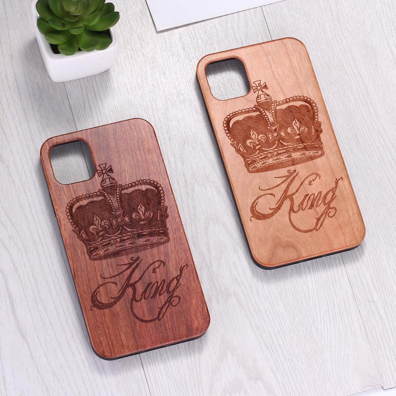 Real Wood Wooden Queen Girlfriend Crown Couple Carved Cover Case For Iphone 5 5s Se 6 6s 7 8 Plus X Xs Xr Max 11 12 Pro Max