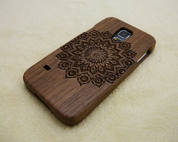 Mandala Galaxy S5 Case, Wood Samsung Galaxy S5 Case, Natural Wood Phone Case, Mandala, Laser Engraving, Real Wood, Walnut